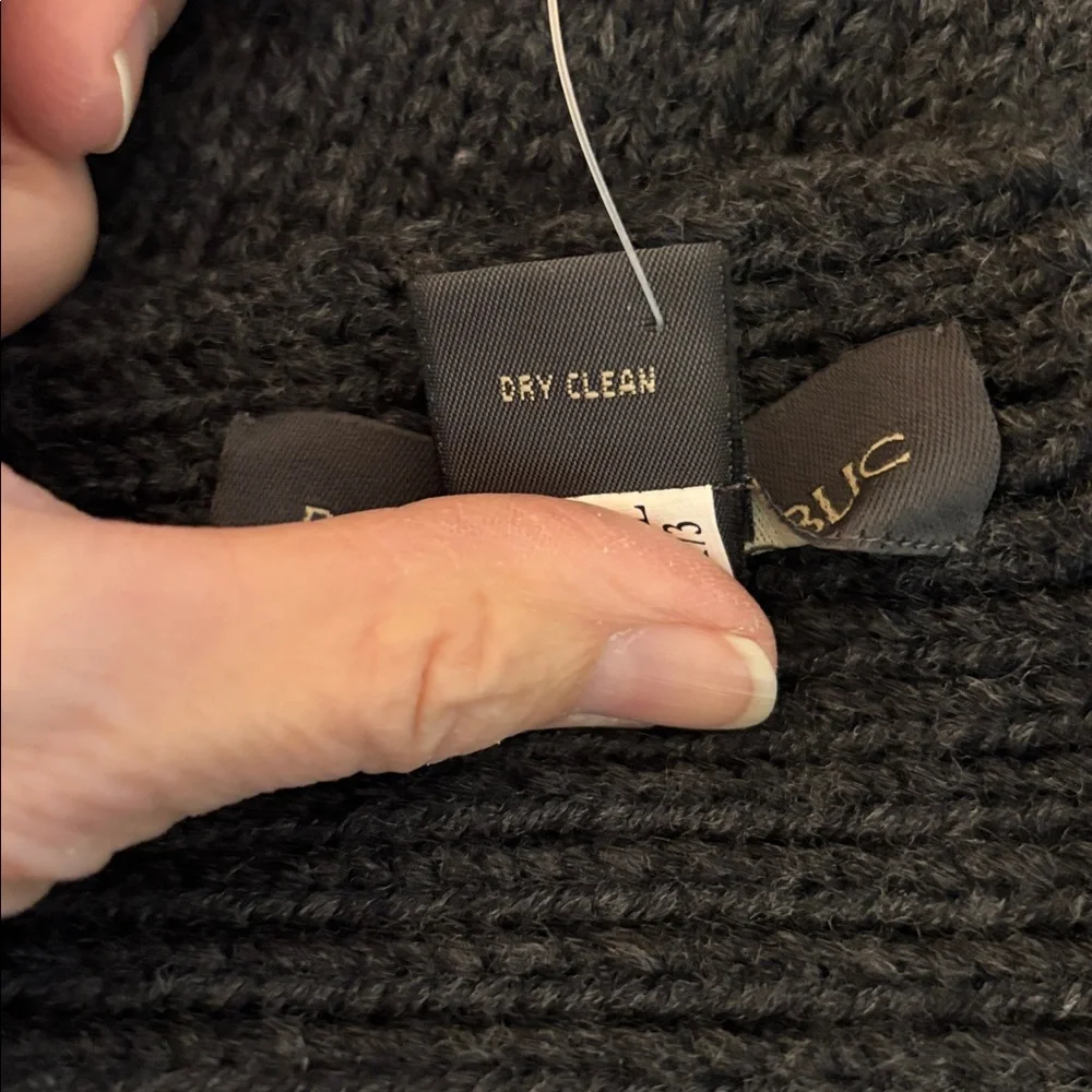 NWT Men's Banana Republic 100% Wool Knitted Scarf